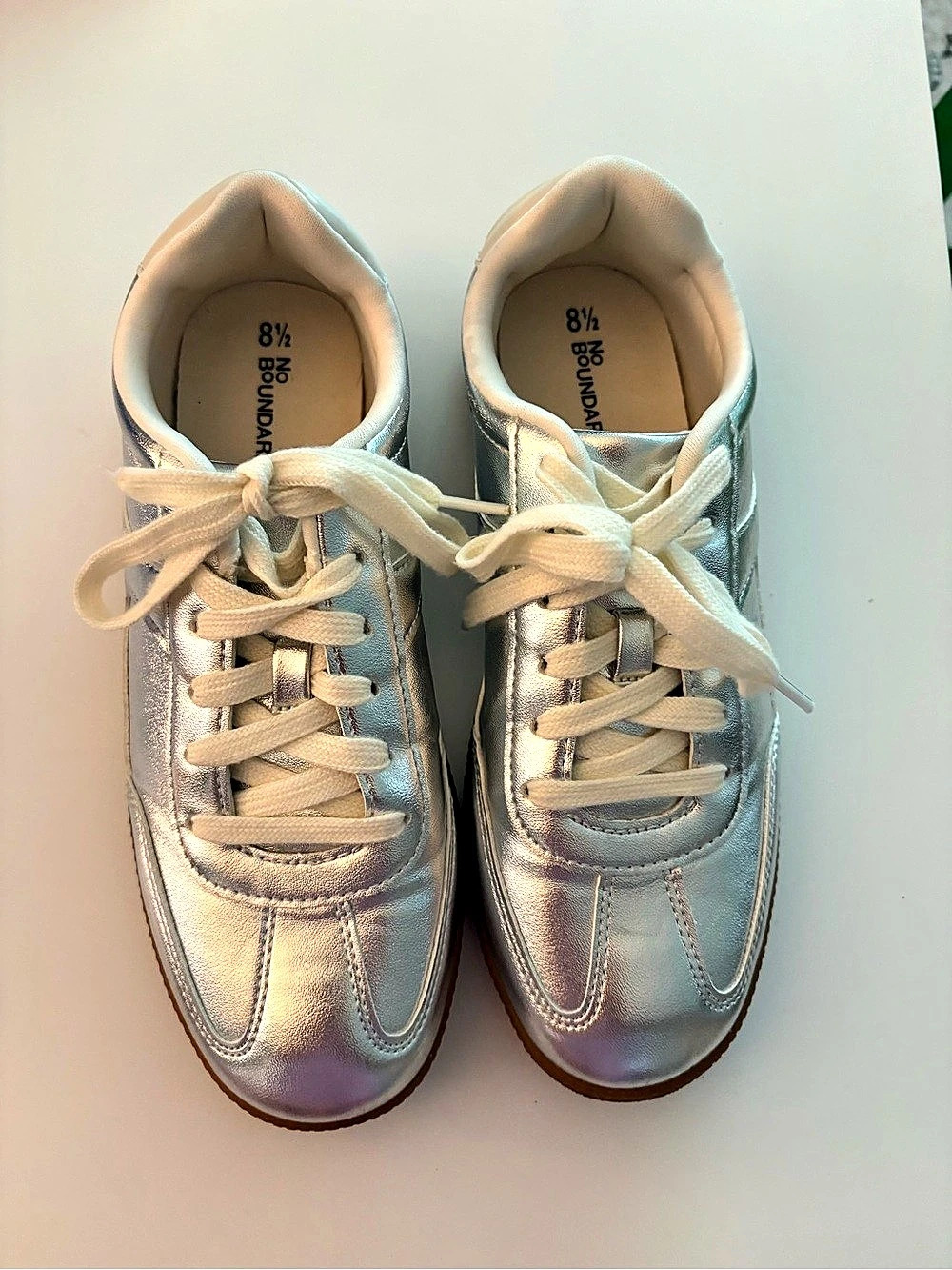 No Boundaries Metallic Sneakers US 81⁄2